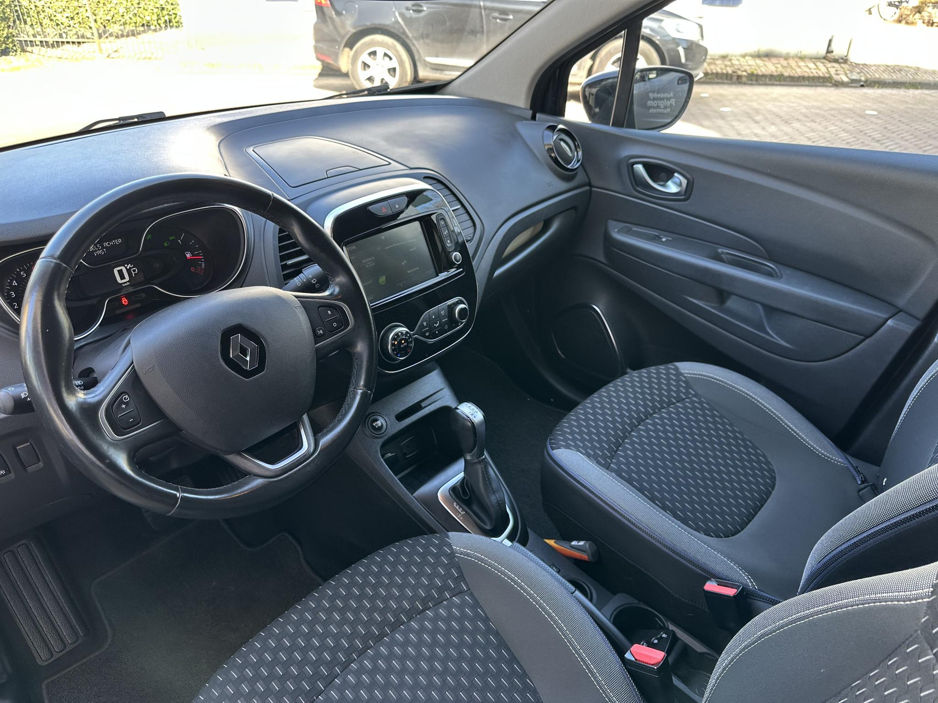 Renault Captur TCe 150 EDC Intens 43801937-12.jpg | Garage Kleine & Zn.
