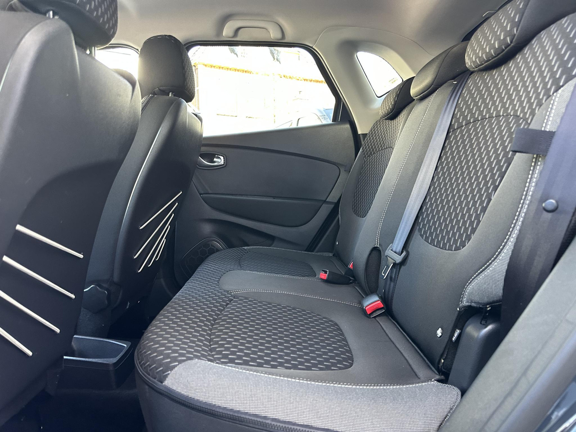Renault Captur TCe 150 EDC Intens 43801937-15.jpg | Garage Kleine & Zn.